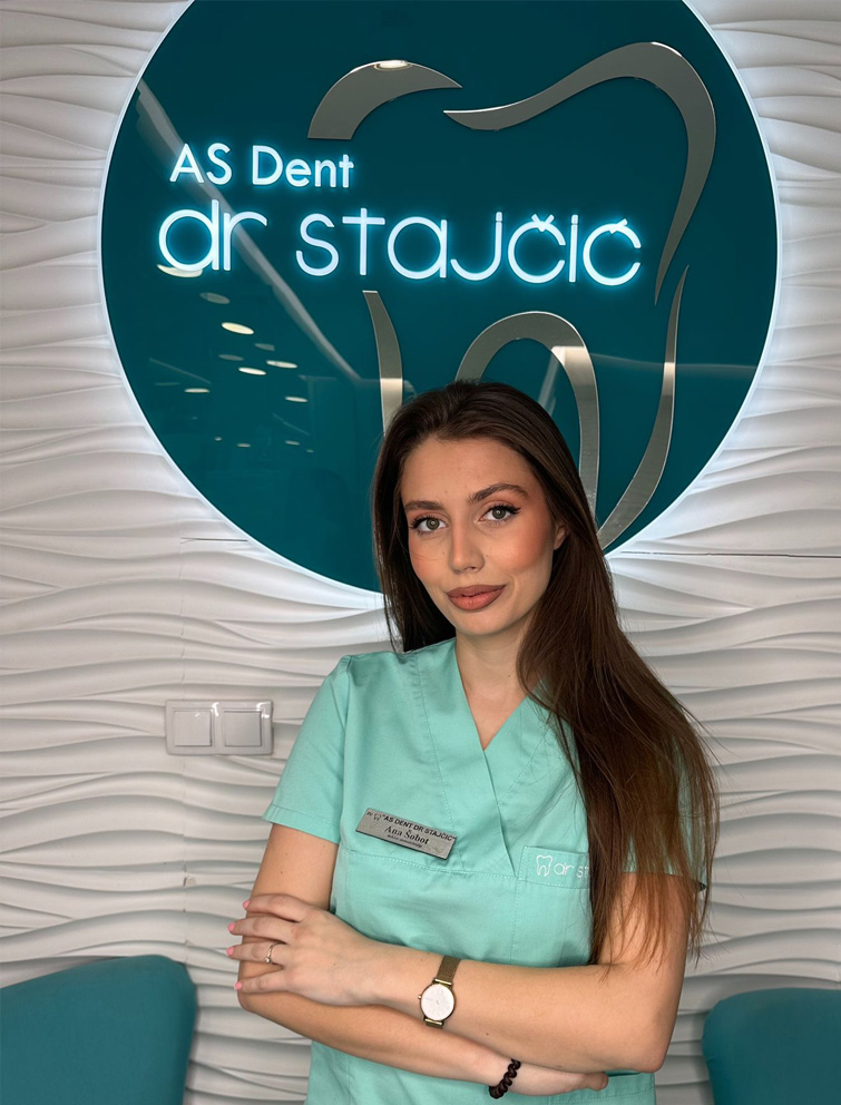 Dr stom. Ana Šobot.