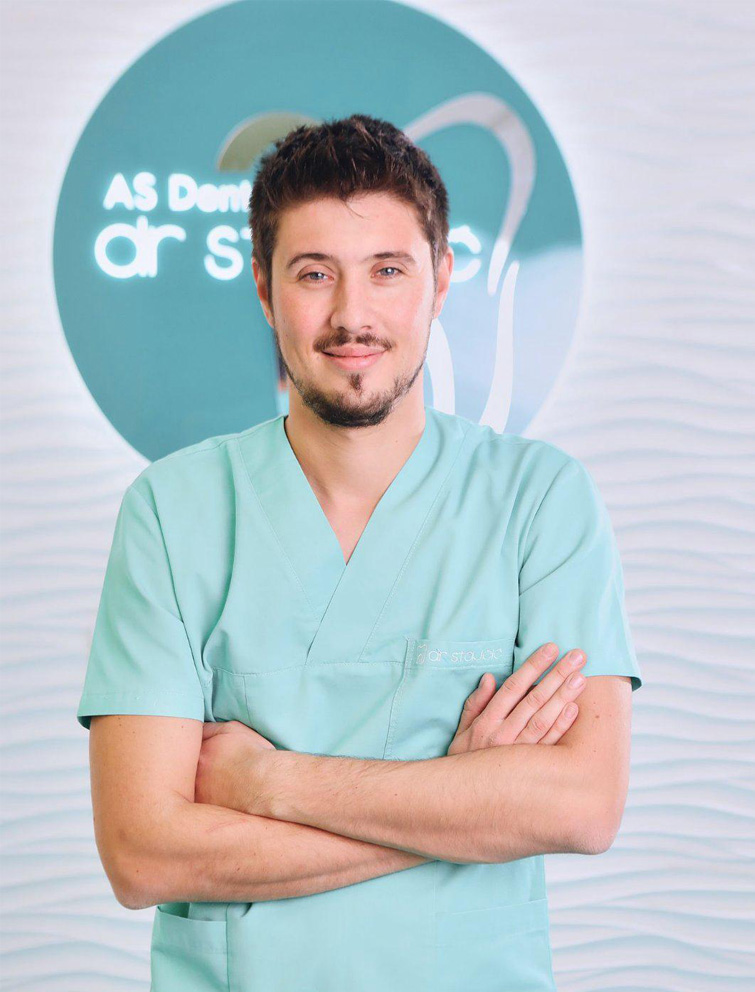 Dr stom. Miroslav Bajić.